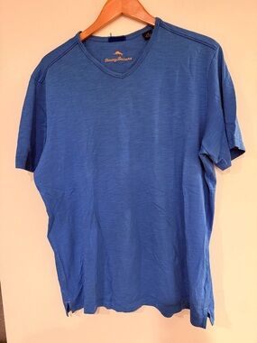 GORGEOUS LIMITED EDITION TOMMY BAHAMA LARGE V-NECK TEE